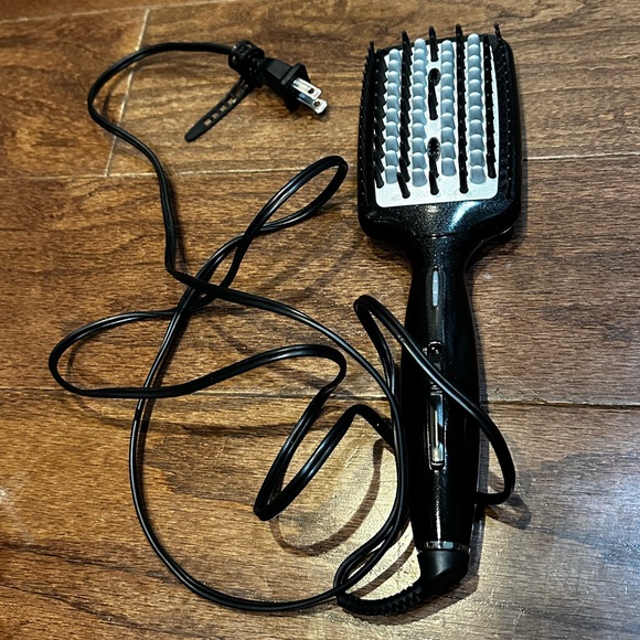INFINITI pro conair Heat Straightening Brush Tool - Picture 1 of 4